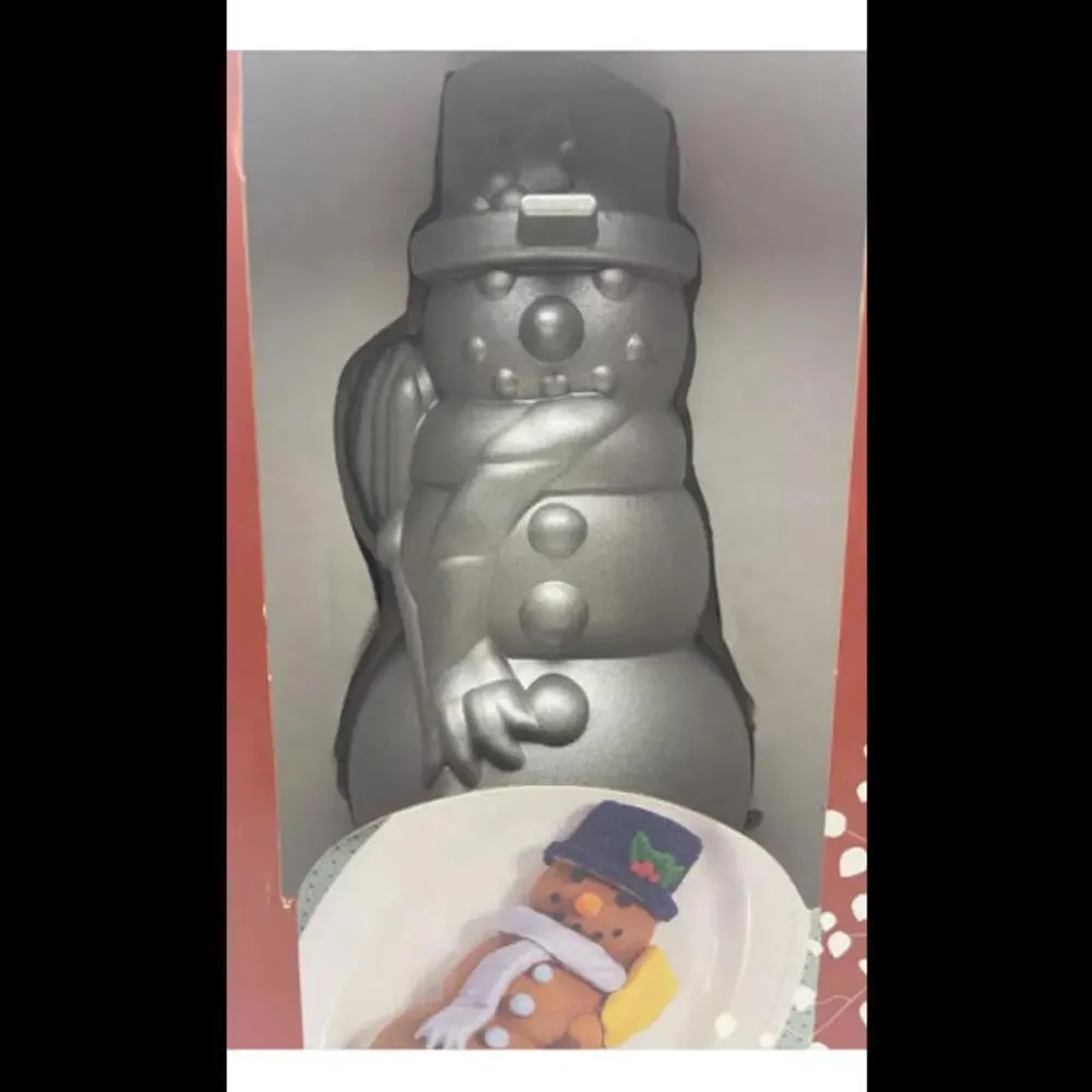 🌲🎁NIB Snowman Cake Pan, Cast Aluminum By Nordic Ware Cake Mix